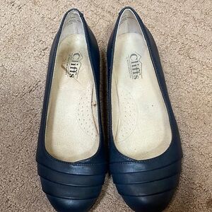 White Mountain Cliffs Women's Dark Blue Ballet Flats 7M Comfortable Neutral